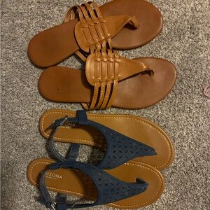 2 pair bundle of flip flops